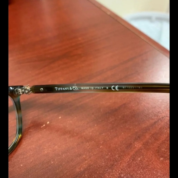 Tiffany & Co eye glasses with case. - Picture 5 of 6